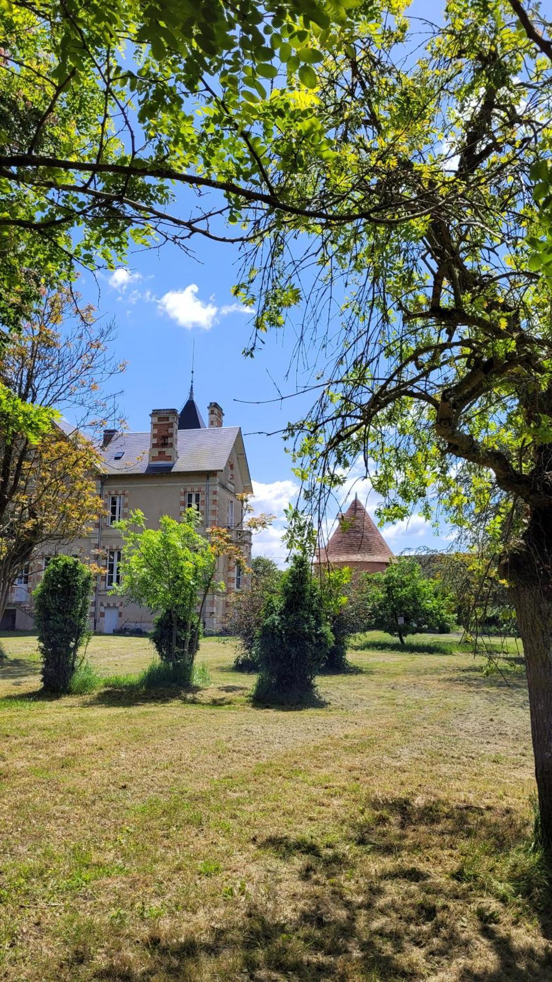 Villa Saint Pierre La Trimouille エクステリア 写真